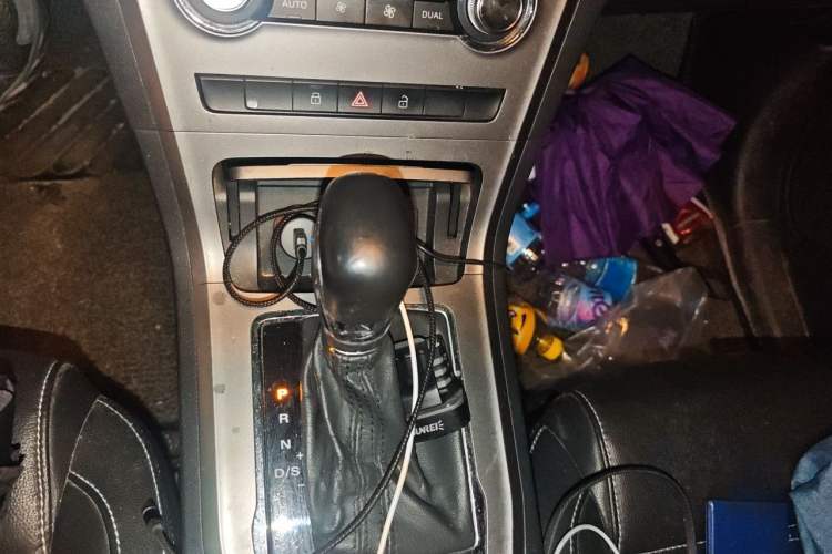 Used MG GS 2017 20T Automatic Luxury Edition Gear Lever