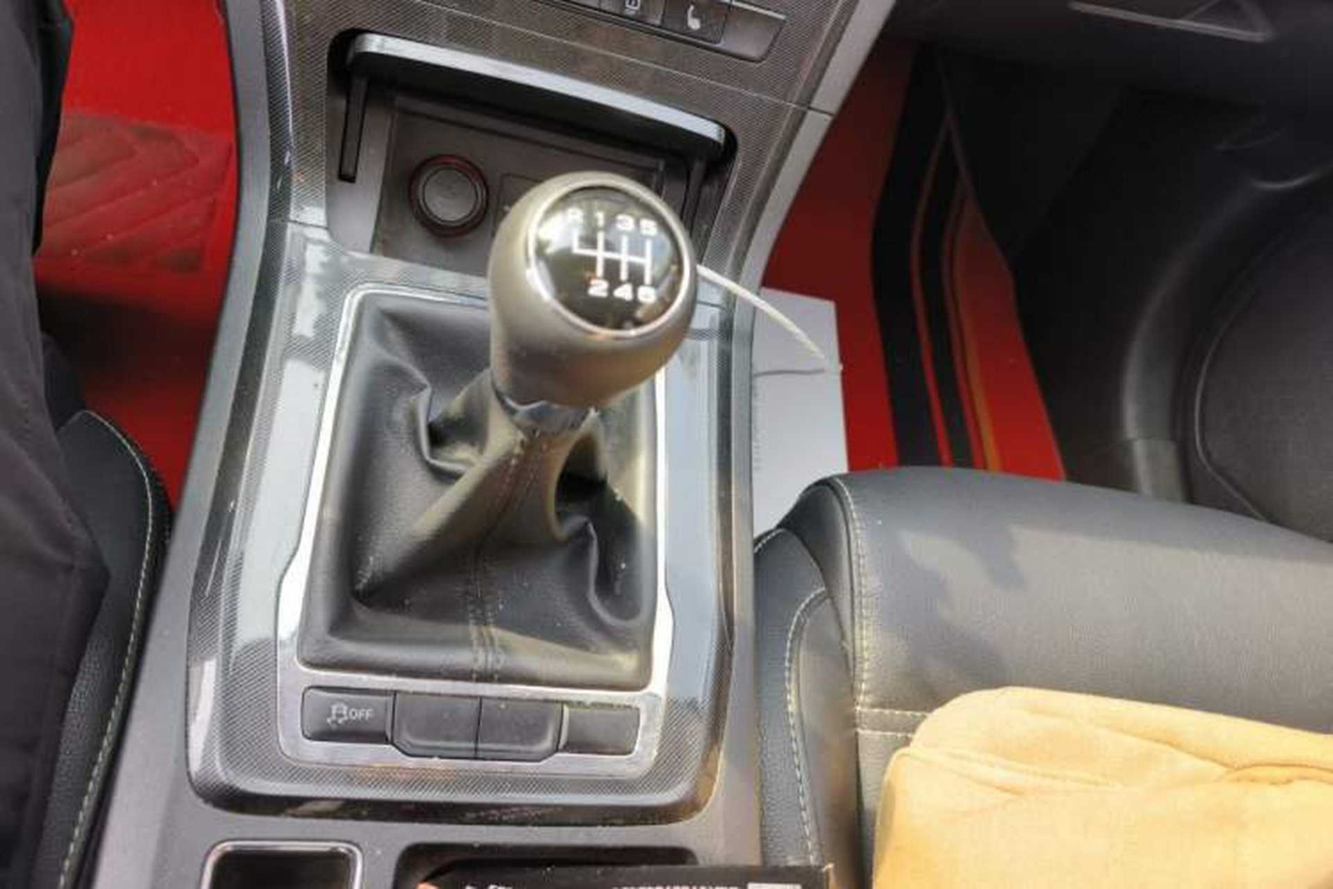 Used MG GS 2017 20T Manual Luxury Edition Gear Lever