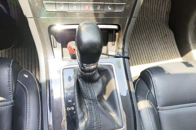 Used MG GS 2017 20T Automatic Prestige Edition Gear Lever