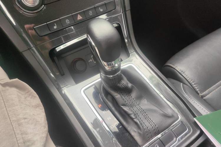 Used MG GS 2017 20T Automatic Prestige Edition Gear Lever