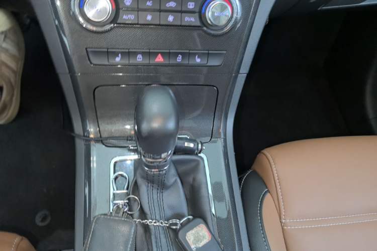 Used MG GS 2017 20T Automatic Prestige Edition Gear Lever