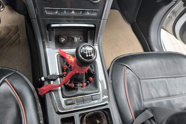 Used MG GS 2017 20T Manual Luxury Edition Gear Lever