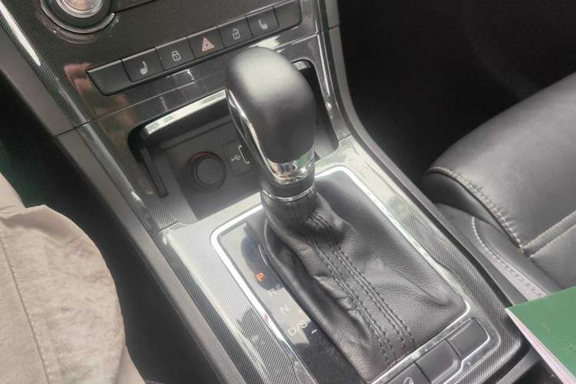 Used MG GS 2017 20T Automatic Prestige Edition Gear Lever