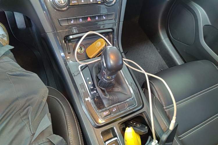 Used MG GS 2017 20T Automatic Prestige Edition Gear Lever