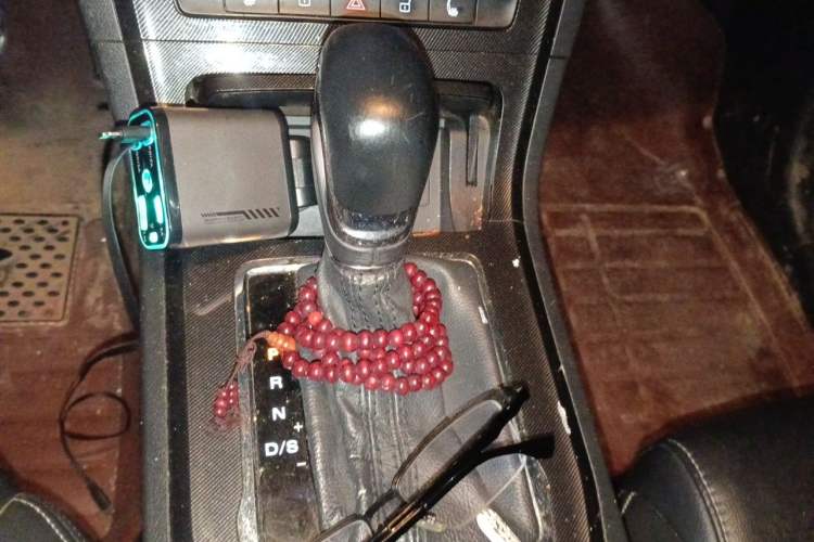 Used MG GS 2017 20T Automatic Prestige Edition Gear Lever
