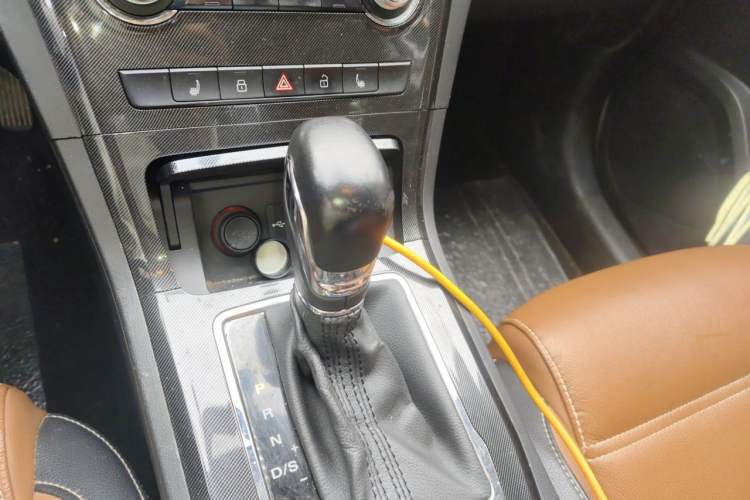 Used MG GS 2017 20T Automatic Prestige Edition Gear Lever
