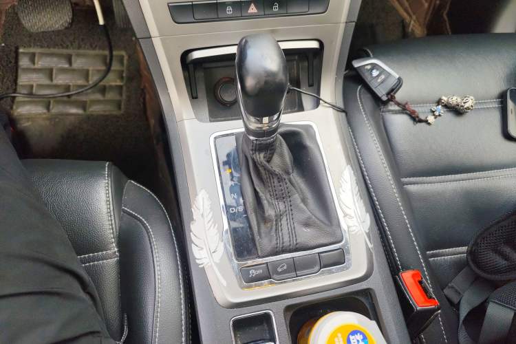 Used MG GS 2017 20T Automatic Luxury Edition Gear Lever