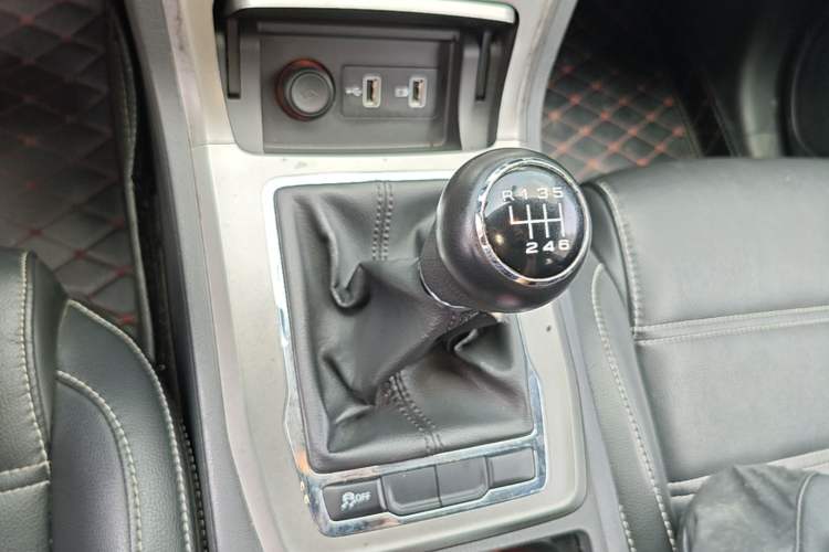 Used MG GS 2017 20T Manual Luxury Edition Gear Lever