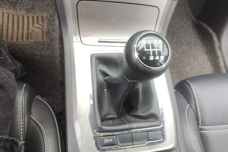 Used MG GS 2017 20T Manual Luxury Edition Gear Lever