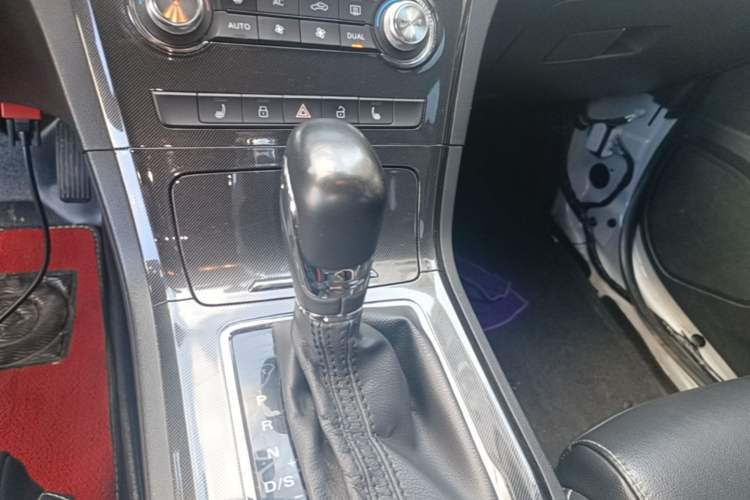 Used MG GS 2017 20T Automatic Prestige Edition Gear Lever
