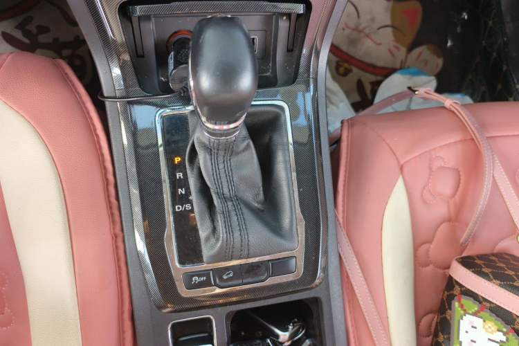 Used MG GS 2017 20T Automatic Prestige Edition Gear Lever