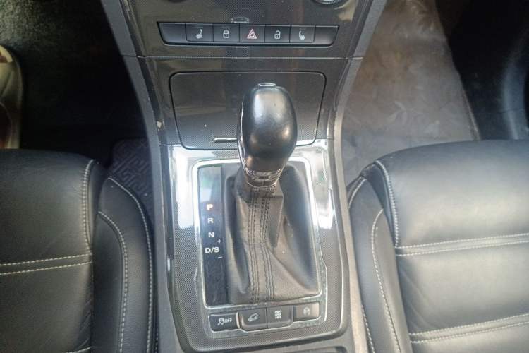 Used MG GS 2017 30T Automatic All-Wheel-Drive Flagship Edition Gear Lever
