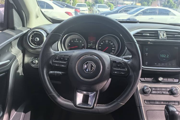 Used MG GS 2017 20T Automatic Luxury Edition Interior 2