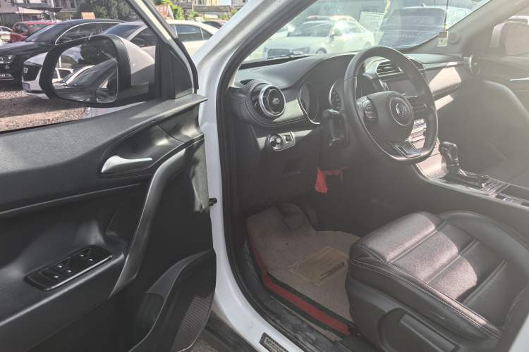 Used MG GS 2017 20T Automatic Luxury Edition Interior 4