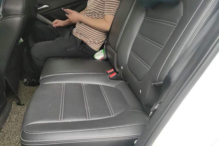 Used MG GS 2017 20T Automatic Luxury Edition Interior 4