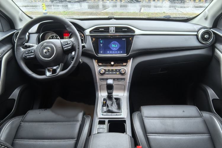 Used MG GS 2017 20T Automatic Luxury Edition Interior 4