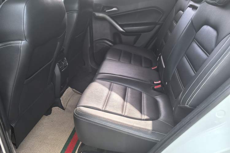 Used MG GS 2017 20T Automatic Luxury Edition Interior 5