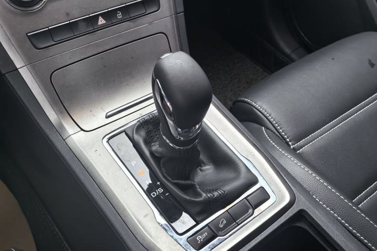 Used MG GS 2017 20T Automatic Luxury Edition Interior 6