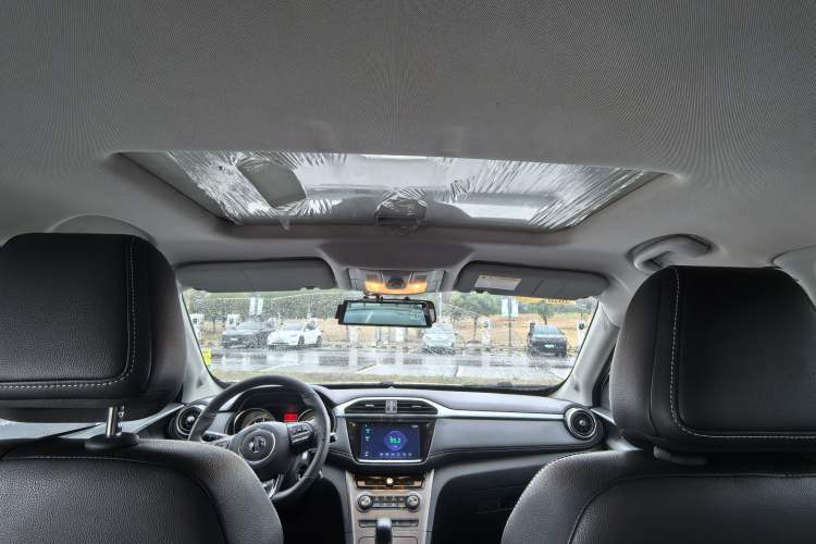 Used MG GS 2017 20T Automatic Luxury Edition Interior 9