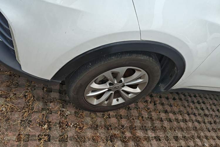 Used MG GS 2017 20T Manual Luxury Edition Left Front Wheel Hub
