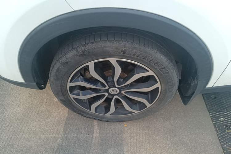 Used MG GS 2017 20T Automatic Prestige Edition Left Front Wheel Hub