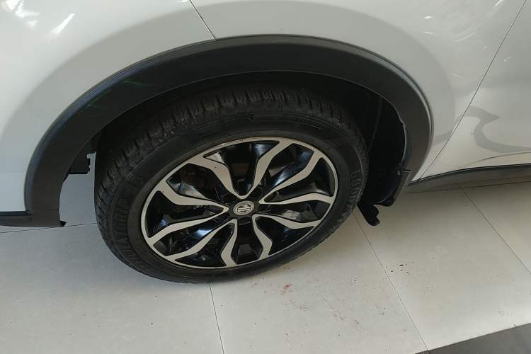 Used MG GS 2017 20T Automatic Prestige Edition Left Front Wheel Hub