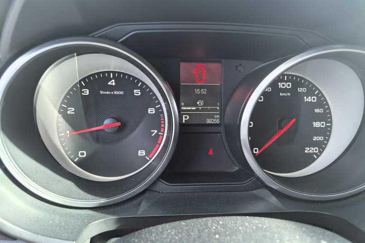 Used MG GS 2017 20T Automatic Luxury Edition Odometer Close Up