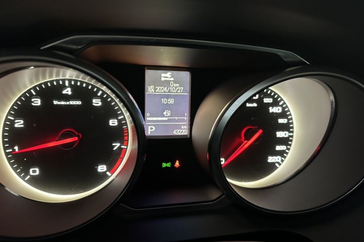 Used MG GS 2017 20T Automatic Prestige Internet Edition Odometer Close Up