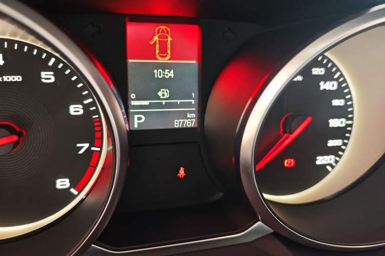 Used MG GS 2017 20T Automatic Prestige Edition Odometer Close Up