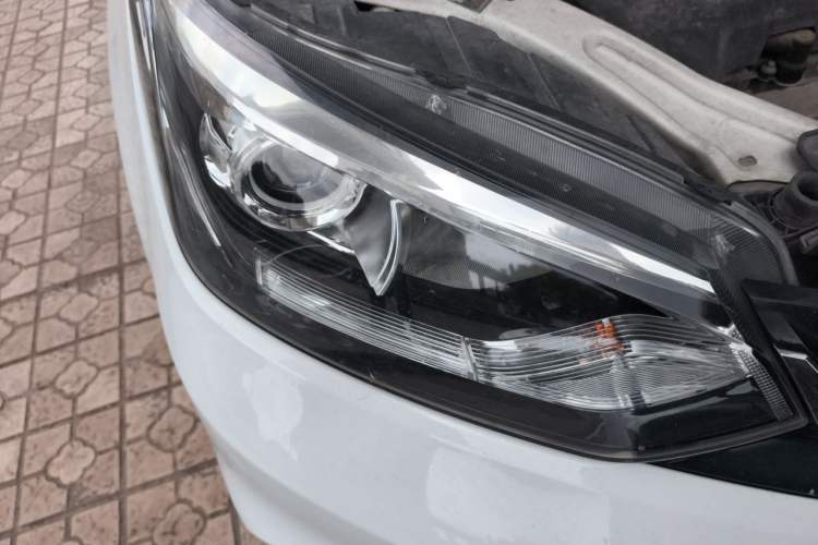 Used MG GS 2017 20T Automatic Prestige Edition Right Front Headlight
