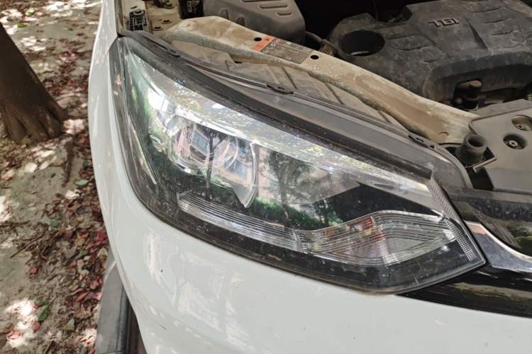 Used MG GS 2017 20T Manual Luxury Edition Right Front Headlight