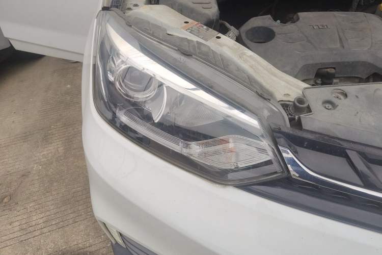 Used MG GS 2017 20T Manual Luxury Edition Right Front Headlight