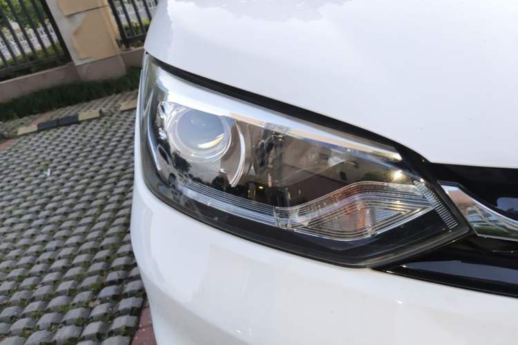 Used MG GS 2017 20T Automatic Prestige Edition Right Front Headlight