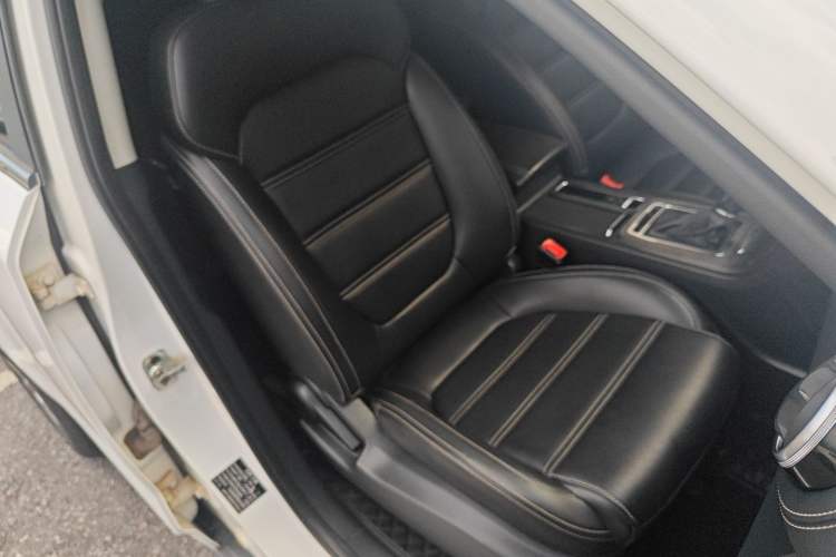 Used MG GS 2017 20T Automatic Luxury Edition Right Front Seat