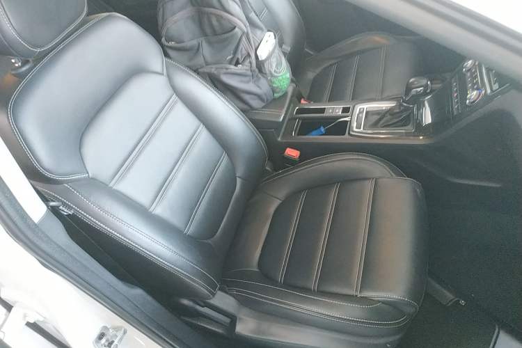 Used MG GS 2017 20T Automatic Prestige Edition Right Front Seat