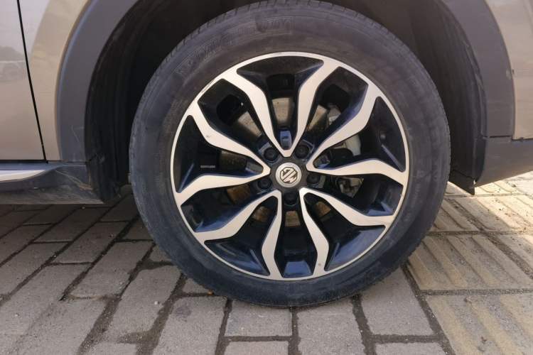 Used MG GS 2017 20T Manual Luxury Edition Right Front Wheel Hub