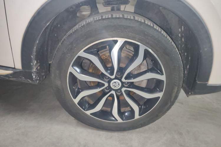Used MG GS 2017 20T Manual Luxury Edition Right Front Wheel Hub