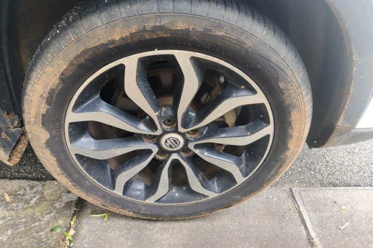 Used MG GS 2017 20T Automatic Prestige Edition Right Front Wheel Hub