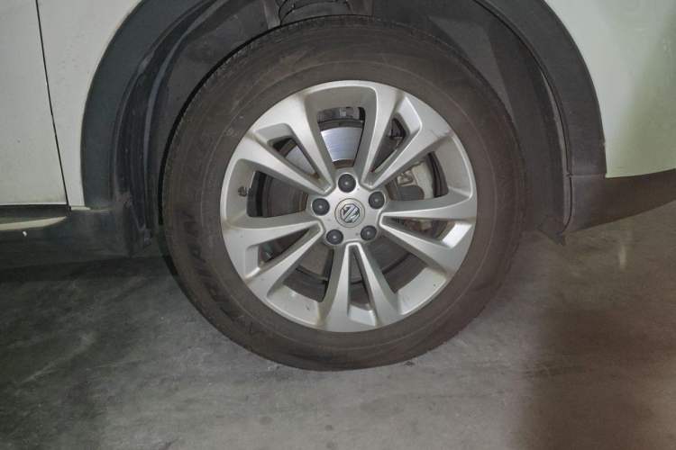 Used MG GS 2017 20T Manual Luxury Edition Right Front Wheel Hub