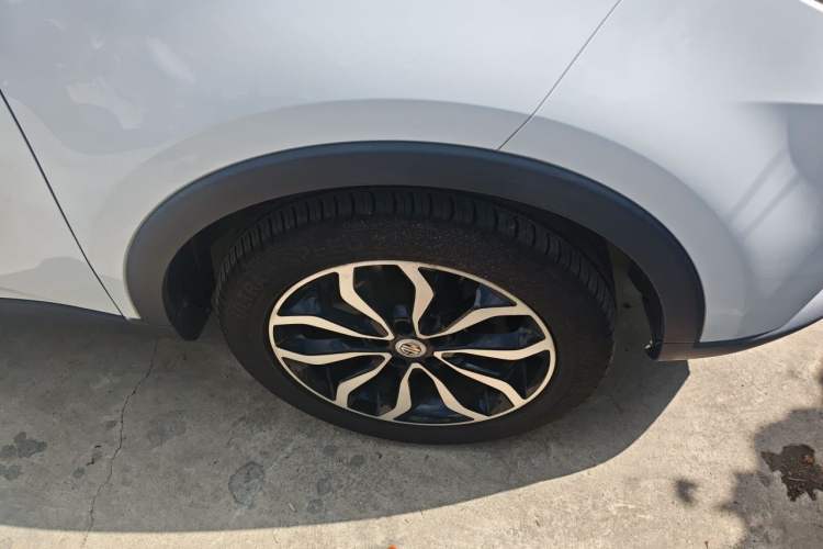 Used MG GS 2017 20T Automatic Prestige Edition Right Front Wheel Hub