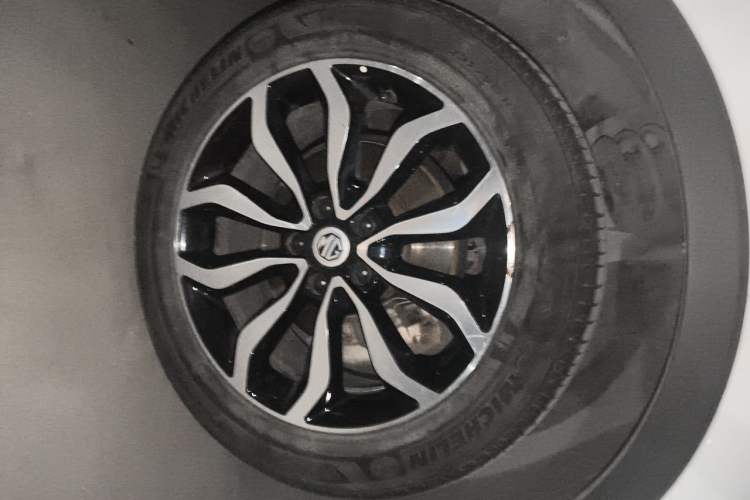 Used MG GS 2017 20T Automatic Prestige Edition Right Front Wheel Hub