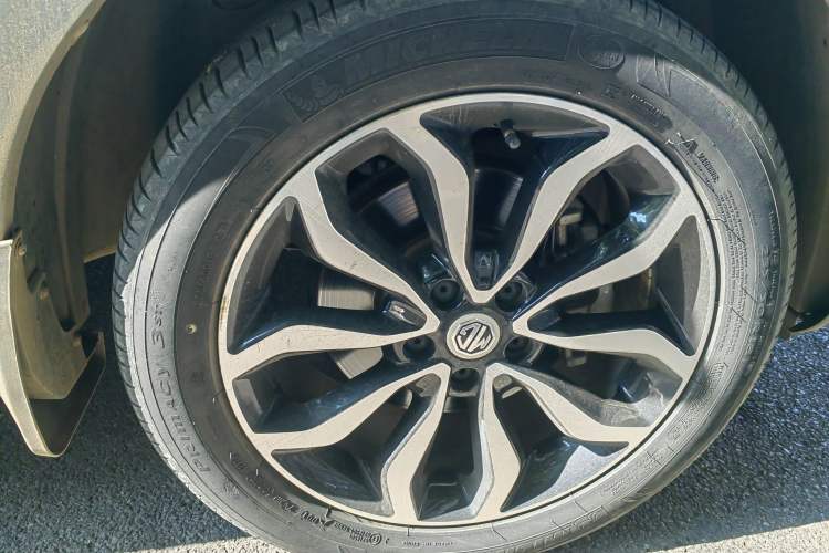 Used MG GS 2017 20T Automatic Prestige Edition Right Front Wheel Hub