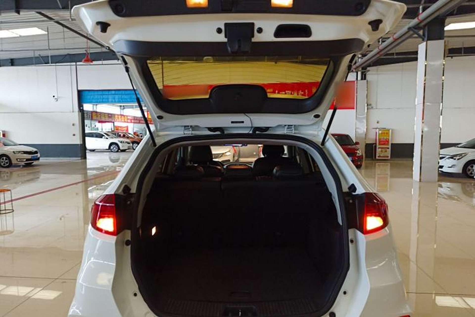 Used MG GS 2017 20T Automatic Luxury Edition Trunk