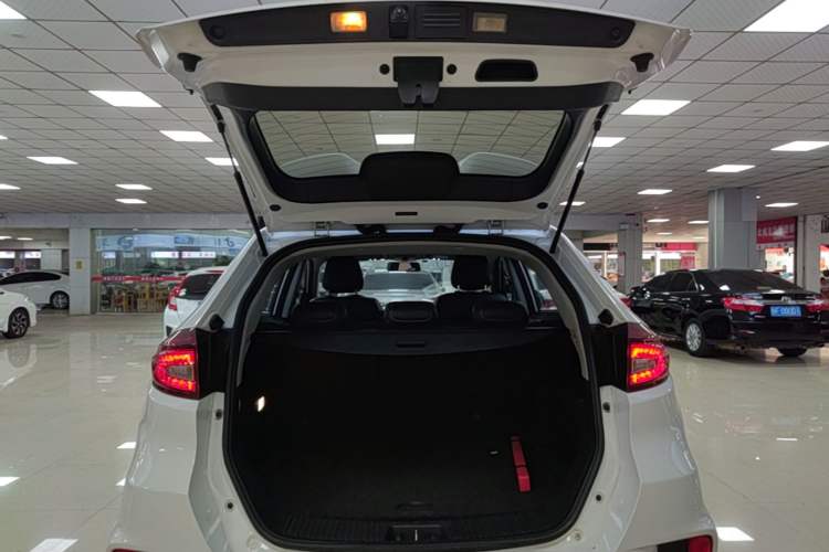 Used MG GS 2017 20T Automatic Prestige Edition Trunk