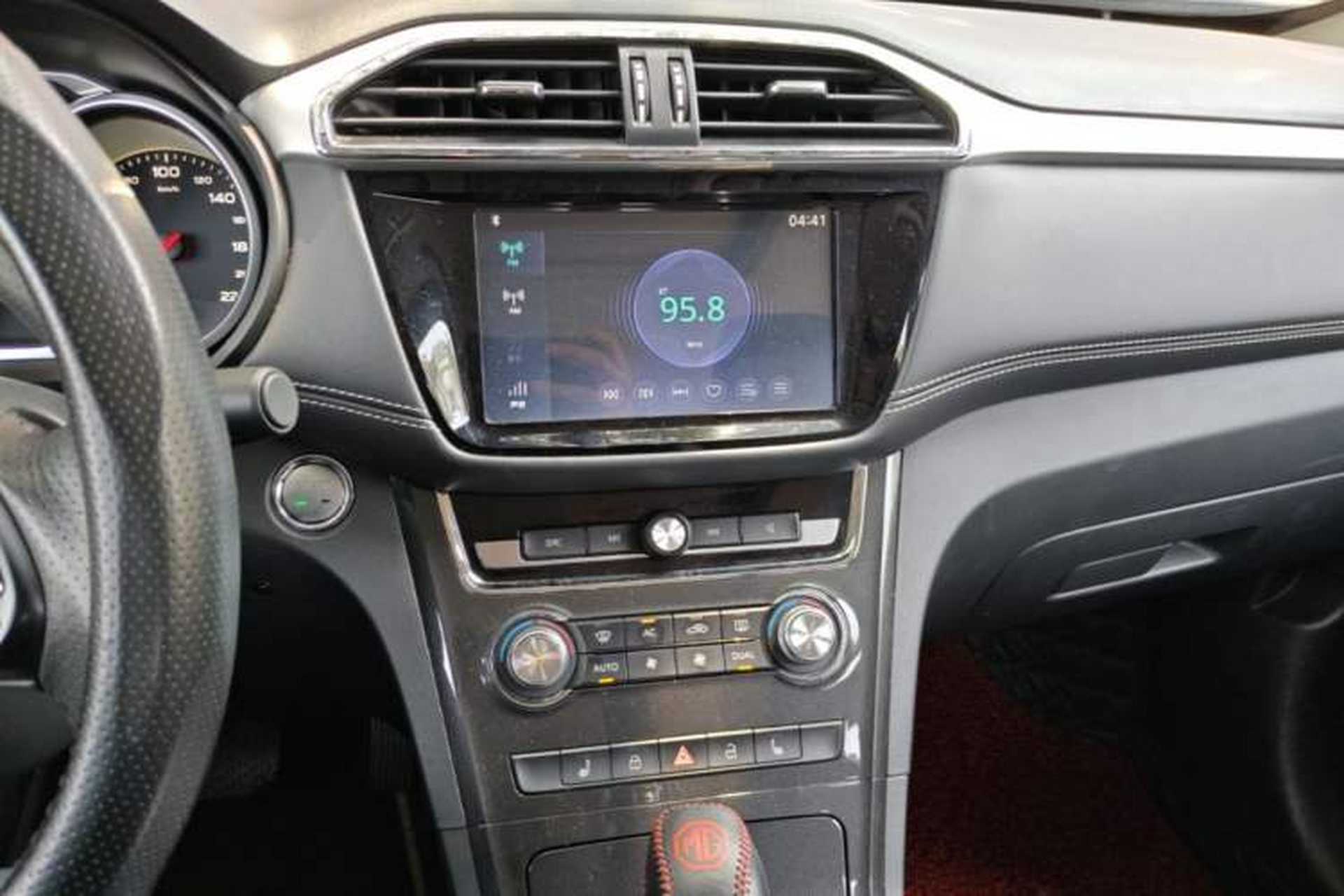 Used MG GS 2017 20T Automatic Prestige Edition Audio And AC Panel