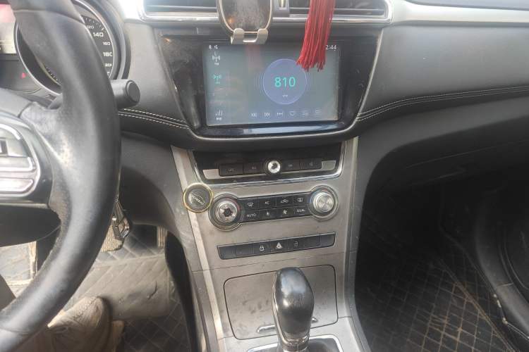 Used MG GS 2017 20T Automatic Luxury Edition Audio And AC Panel
