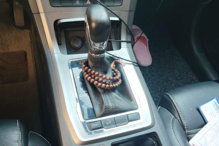 Used MG GS 2017 20T Automatic Luxury Edition Gear Lever