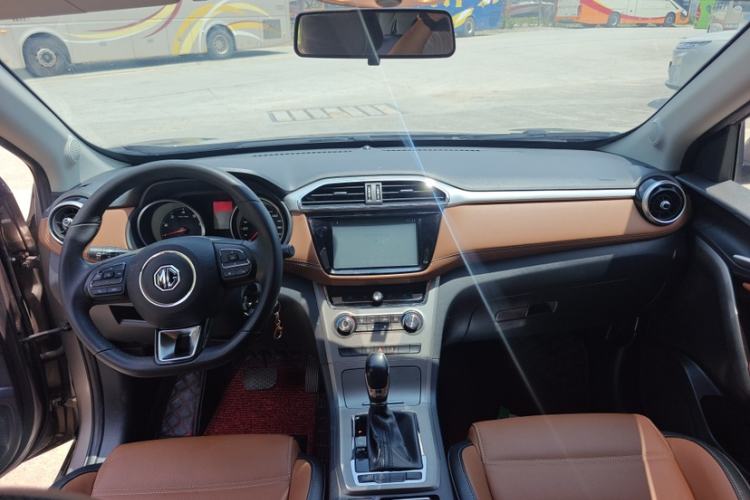 Used MG GS 2017 20T Automatic Luxury Edition Interior 4