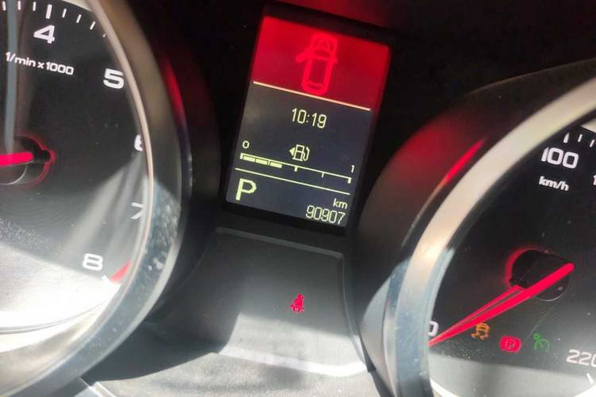 Used MG GS 2017 30T Automatic Prestige Edition Odometer Close Up