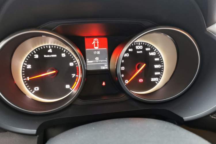 Used MG GS 2017 20T Manual Luxury Edition Odometer Close Up